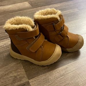 Cat & Jack, toddler boy. Brown boots. Size 6.